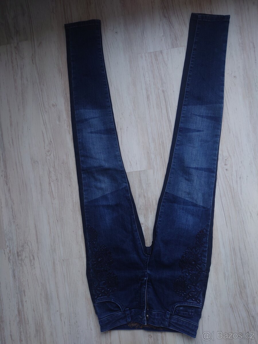 Desigual vyšívané Slim džíny - 4