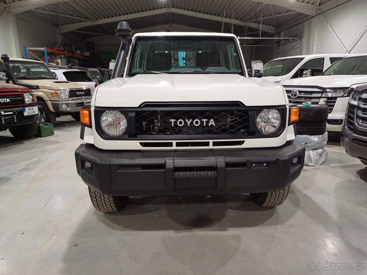 Toyota Land Cruiser 79 Pick-up. AUTOMAT 2,8TD 4X4 ,New 24