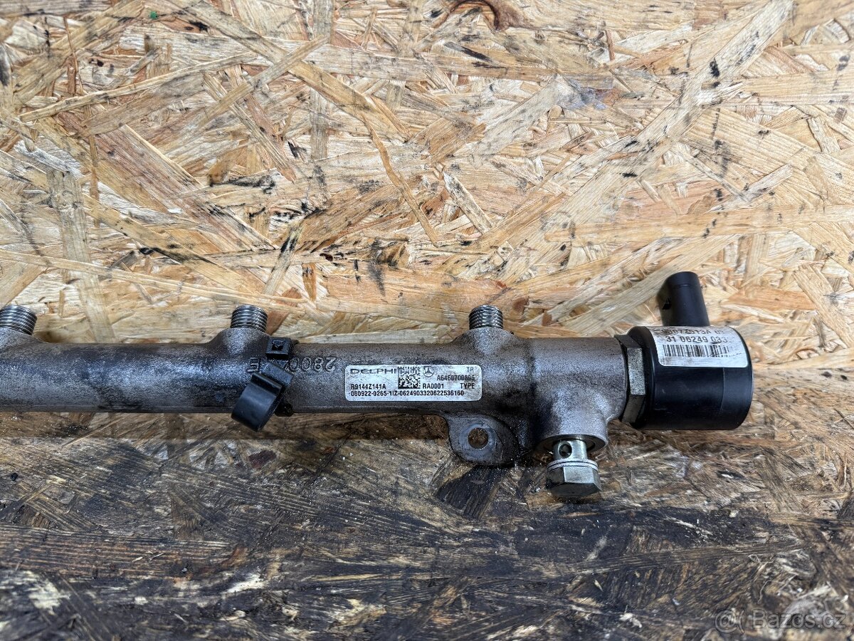 VSTŘIKOVACÍ LIŠTA MERCEDES W211 2.2 CDI A6460700395 - 4