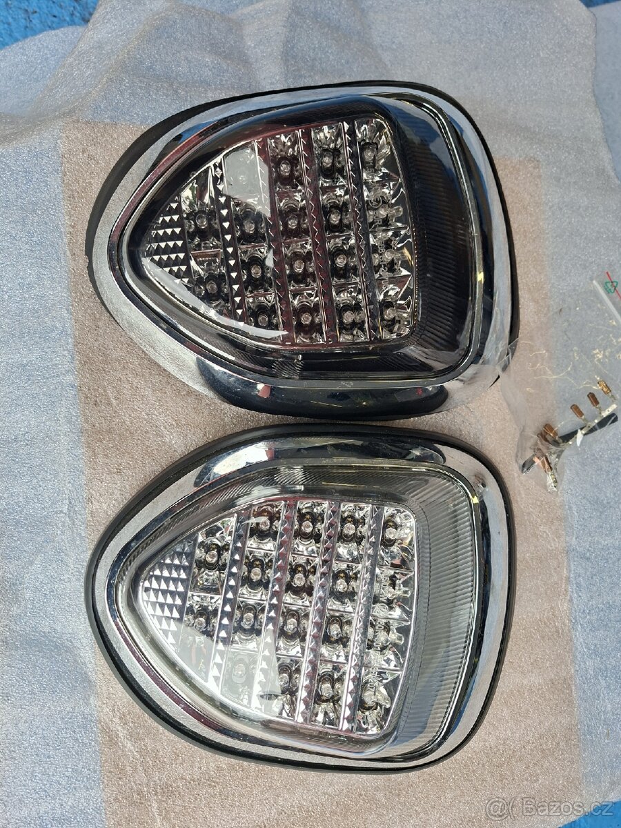 SUZUKI zadní světla RF1 - 4