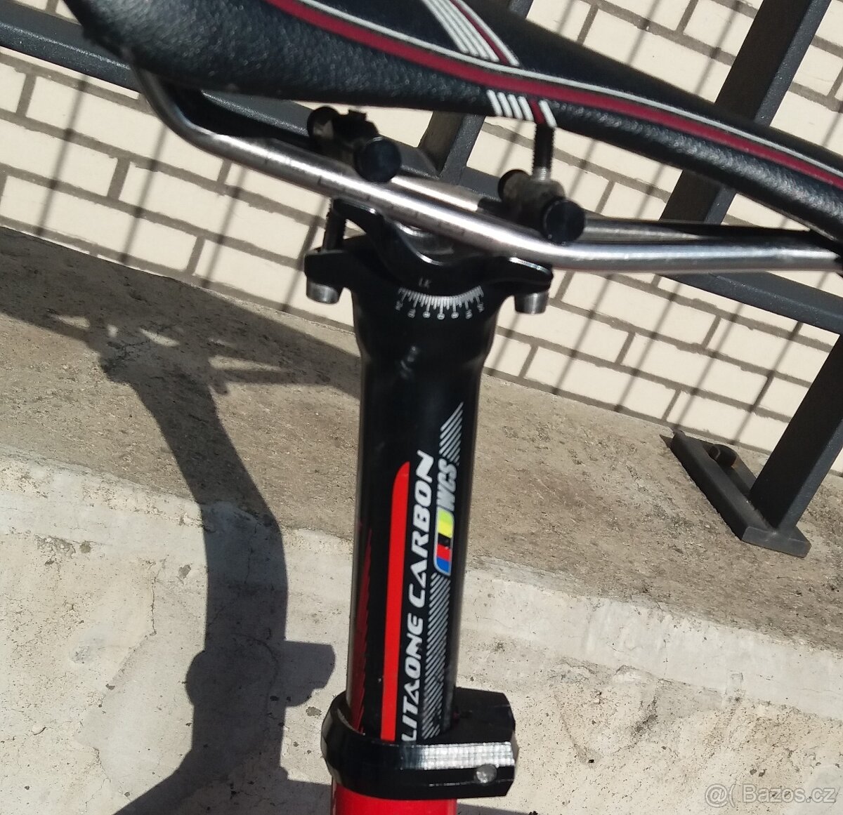 Hmotnost jen 9,5 kg / 6,0 kg, Carbon sedlovka+Karbon řidítka - 4