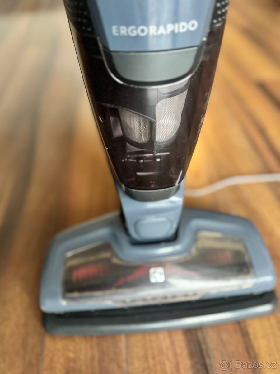 Electrolux tyčový vysavac - 4