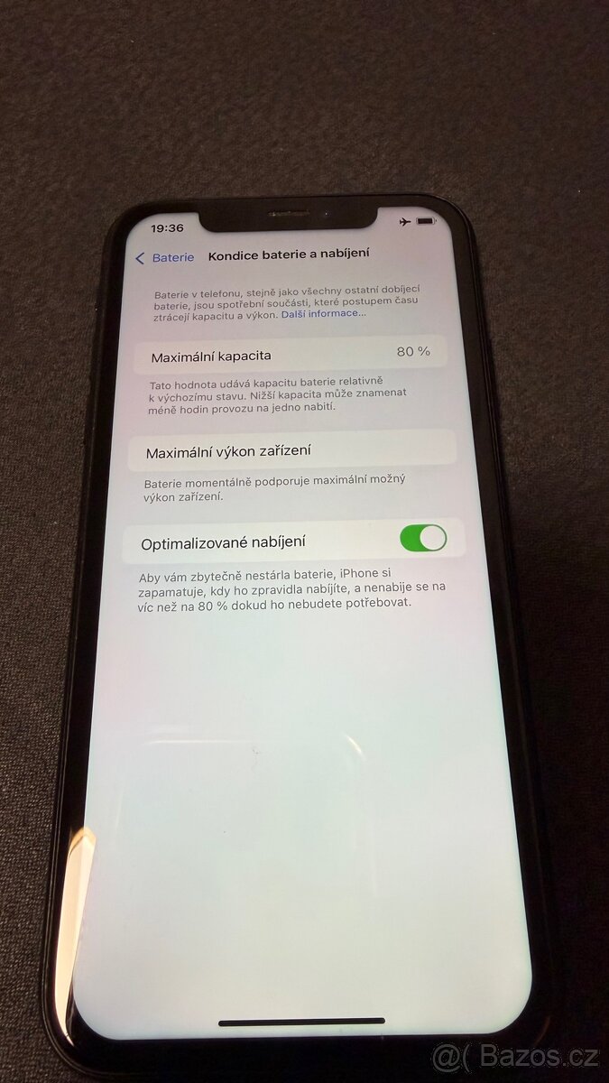 iPhone XR 64 GB černý - 4