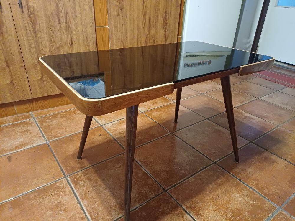 Konferenční stolek - 4