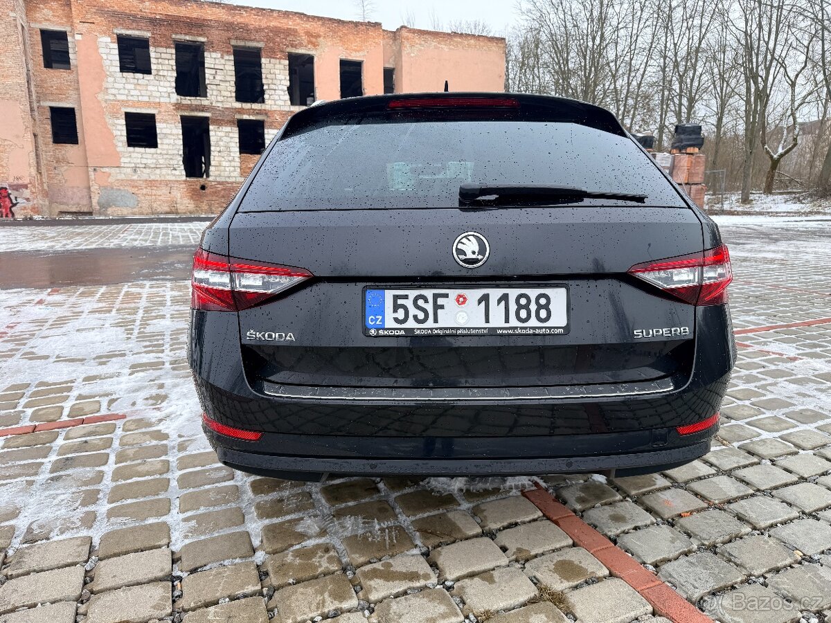 Škoda Superb kombi 8/2018 DGS kůže - 4