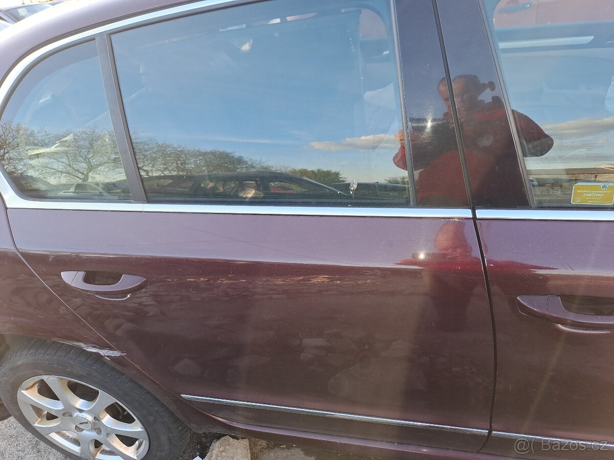 Superb 2 barva 9893. Sedan SEDAN - 4