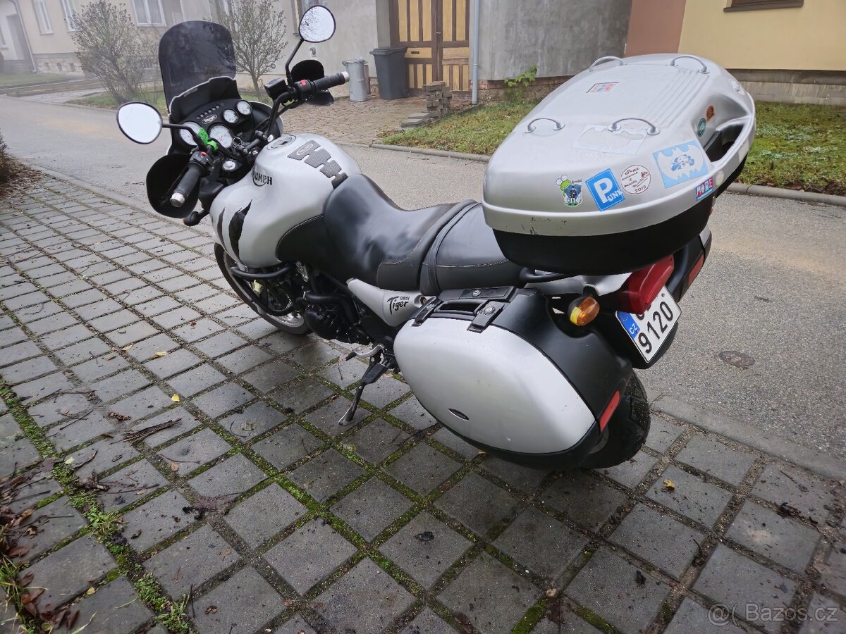 Triumph Tiger 955i - 4