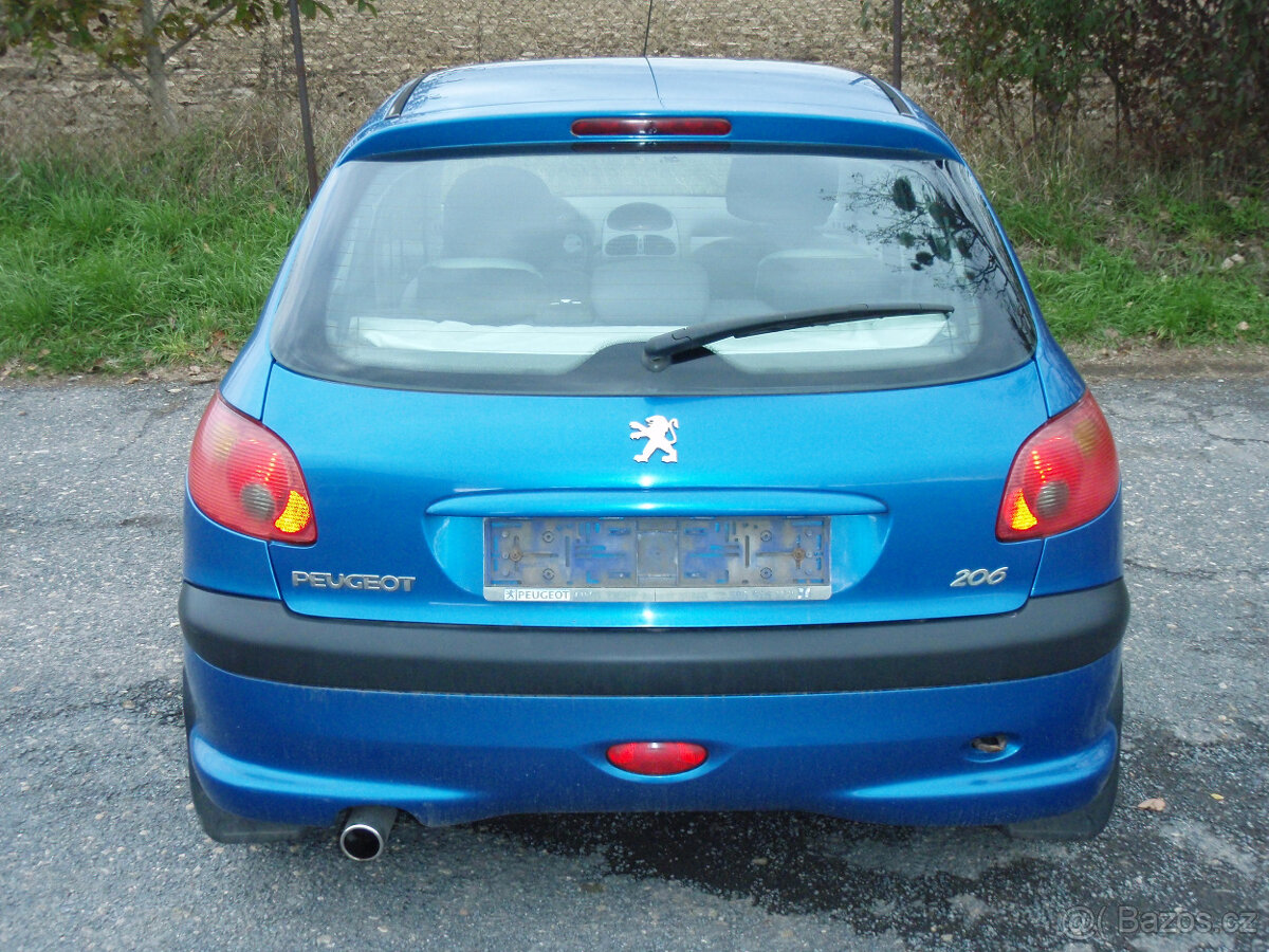 PEUGEOT 206 HATCHBACK 1.4i 8V KFW 55kW rv 2004 Facelift - 4