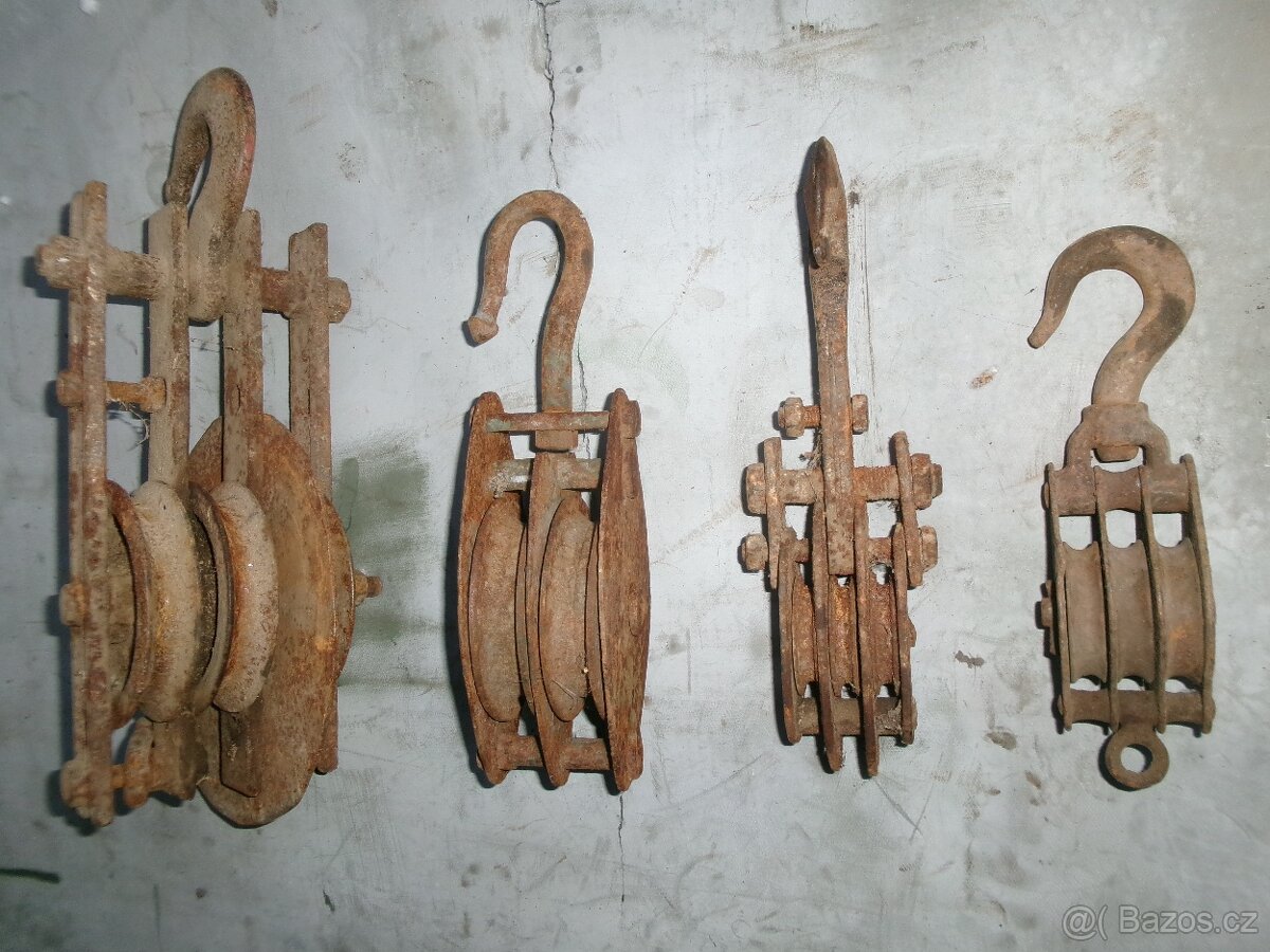 Prodám elektromotor zn.Škoda, namontován ve skříni, na 4-kol - 4