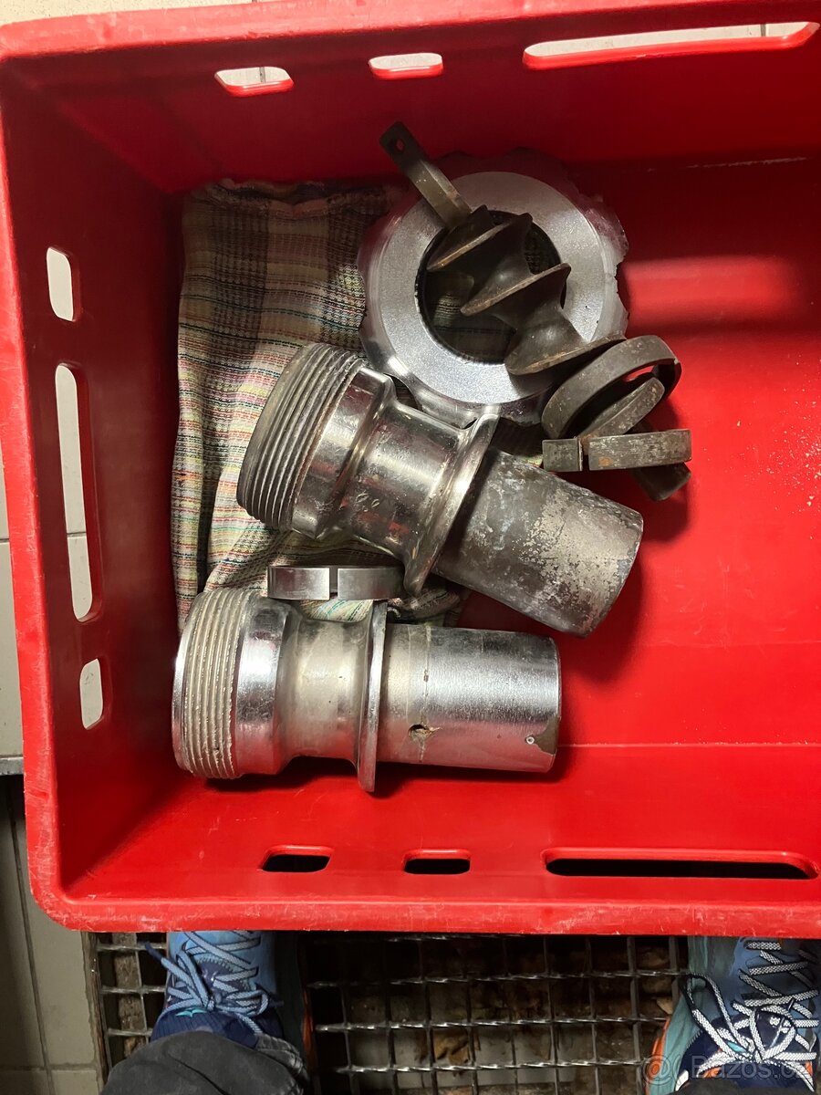 Mlýnek na maso Vlček RM 100 - 4