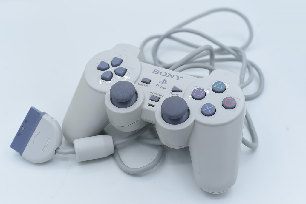 PS one NTSC-J konzole + Psone ovladač - 4
