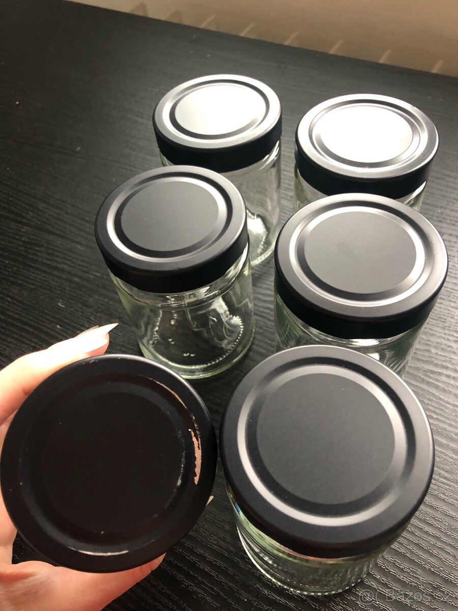 6 skleniček s víčkem - 4