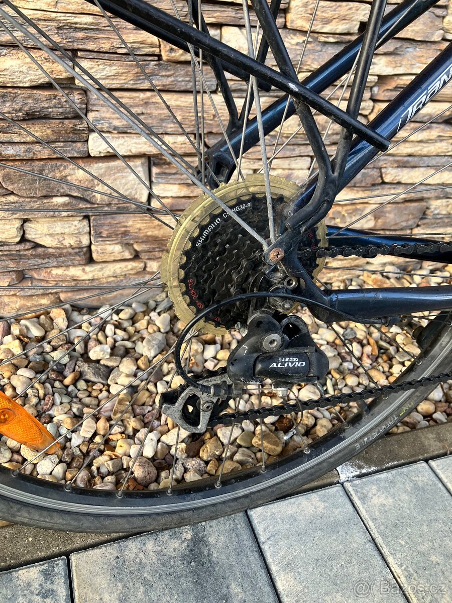 Dámské trekové kolo GT - 4