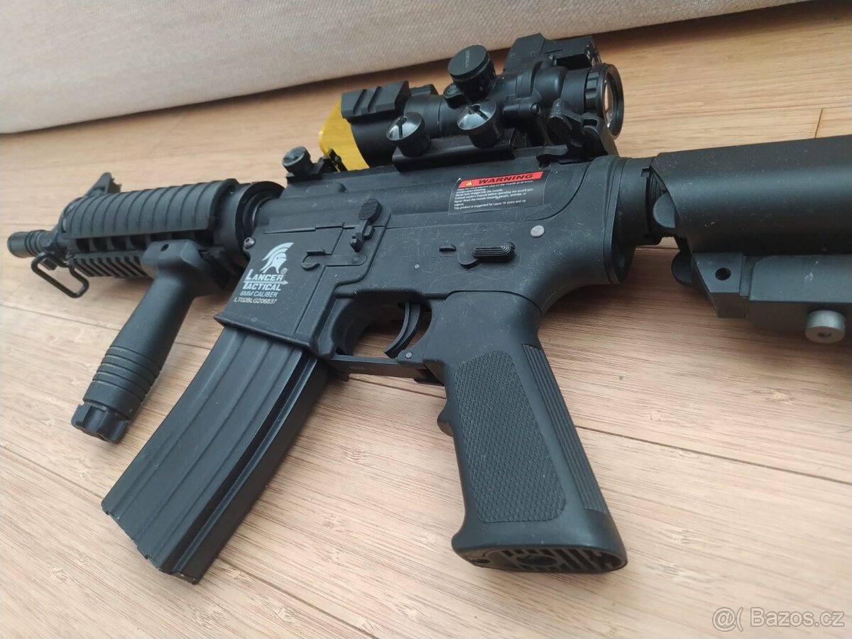 Airsoftova zbraň M4 - 4
