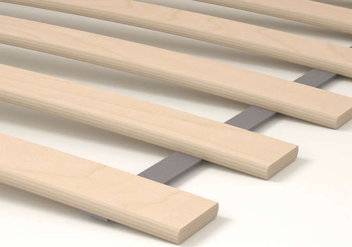 Dřevěná postel s roštem - 4