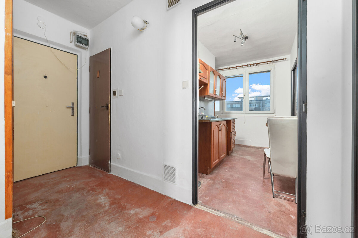 Prodej bytu 3+1 k rekonstrukci, Pardubice - Polabiny - 4