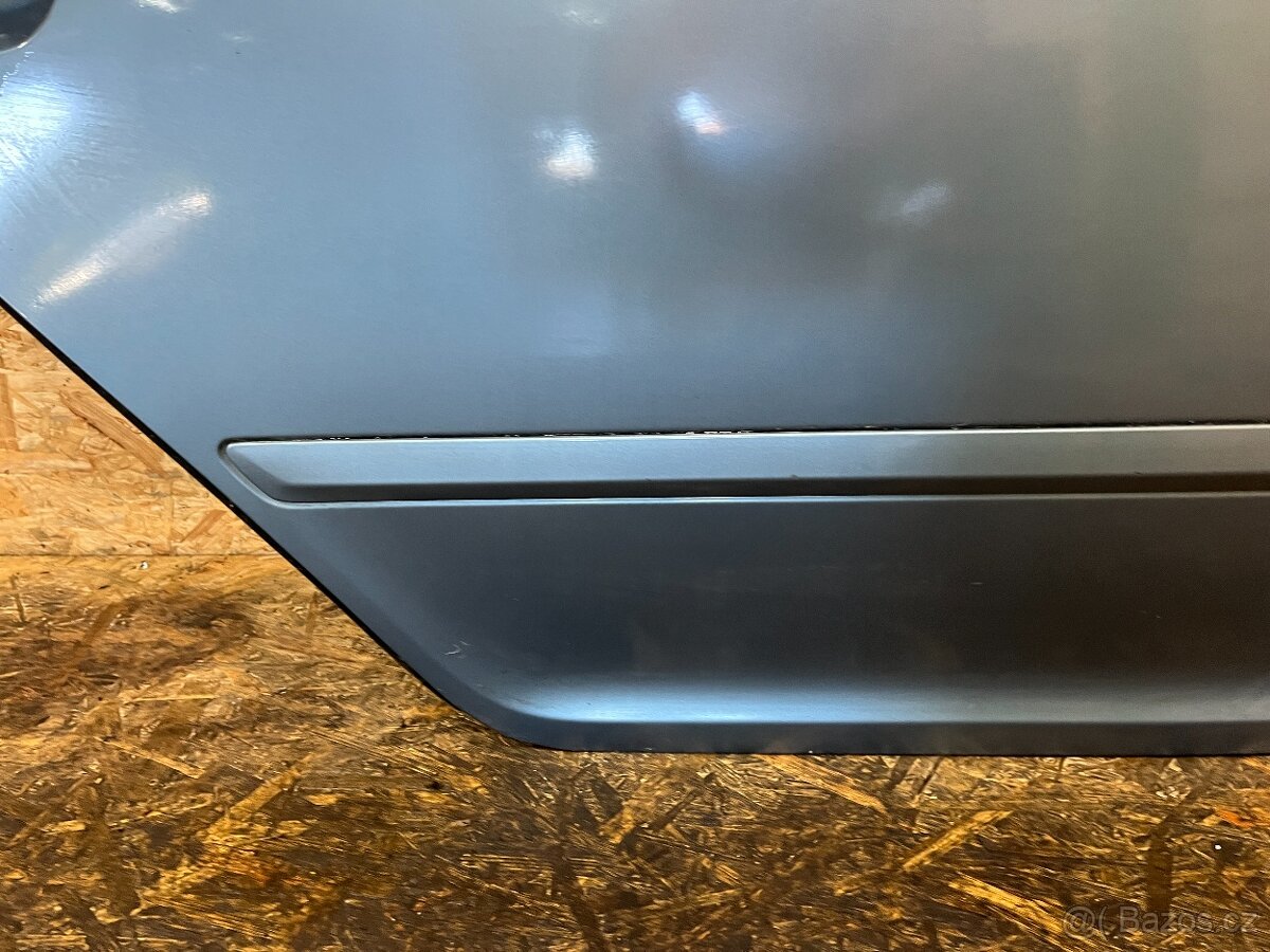 KOMPLETNĚ NASTROJENÉ PRAVÉ ZADNÍ DVEŘE OCTAVIA 2 KOMBI 9154 - 4