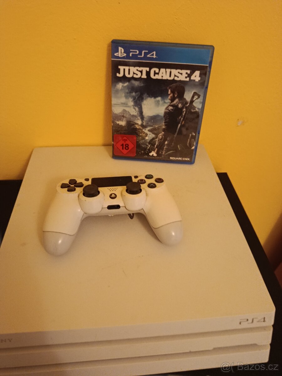 PlayStation 4 PRO - 4