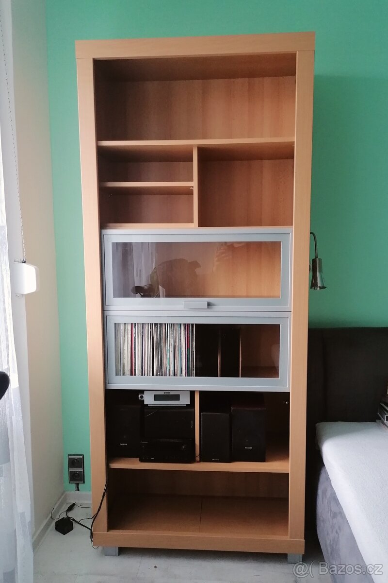 Knihovna se zásuvkami - 4