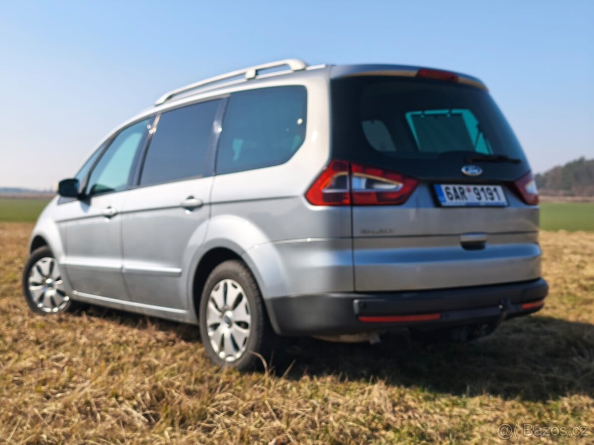 Ford galaxy 2,0i - 4