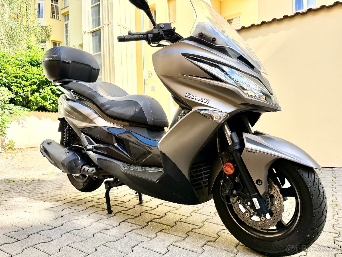 Kawasaki J300 - 4