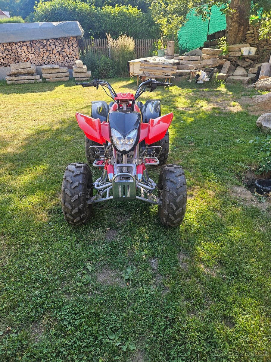 Prodám čtyřkolku V.D.O 200cm3