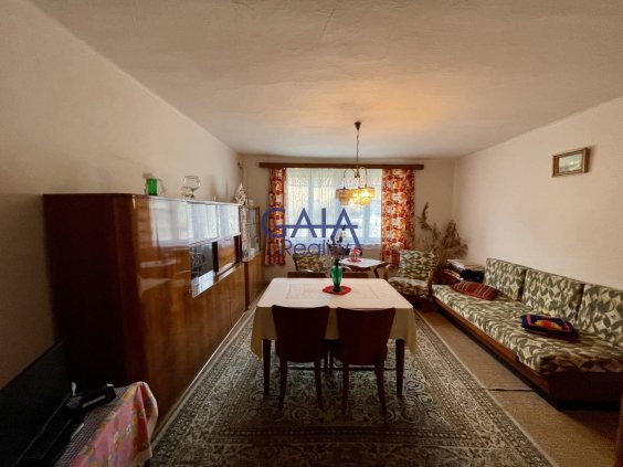 Lipov - Rodinný dům 4+1 k rekonstrukci - 379m2 - 4