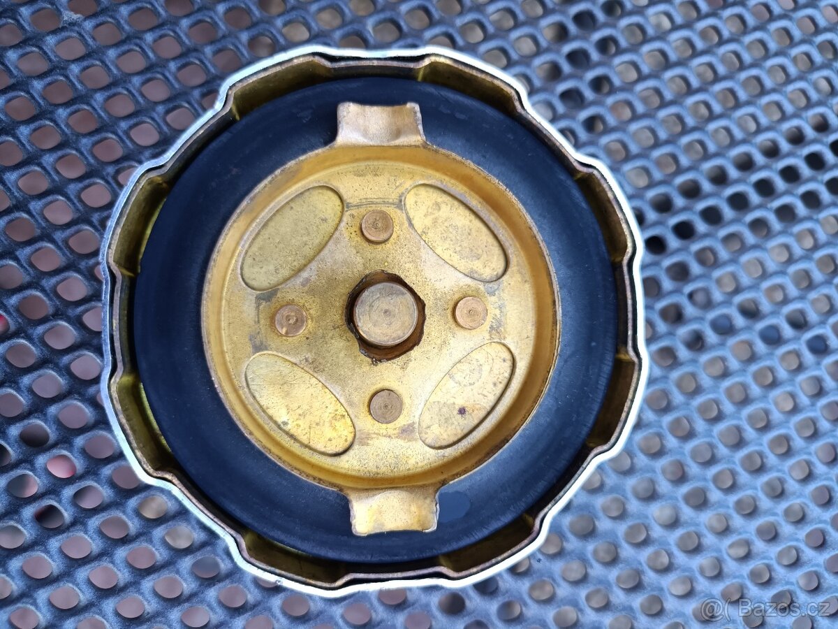 VÍČKO CHLADIČE - 706,RTO ? - 4