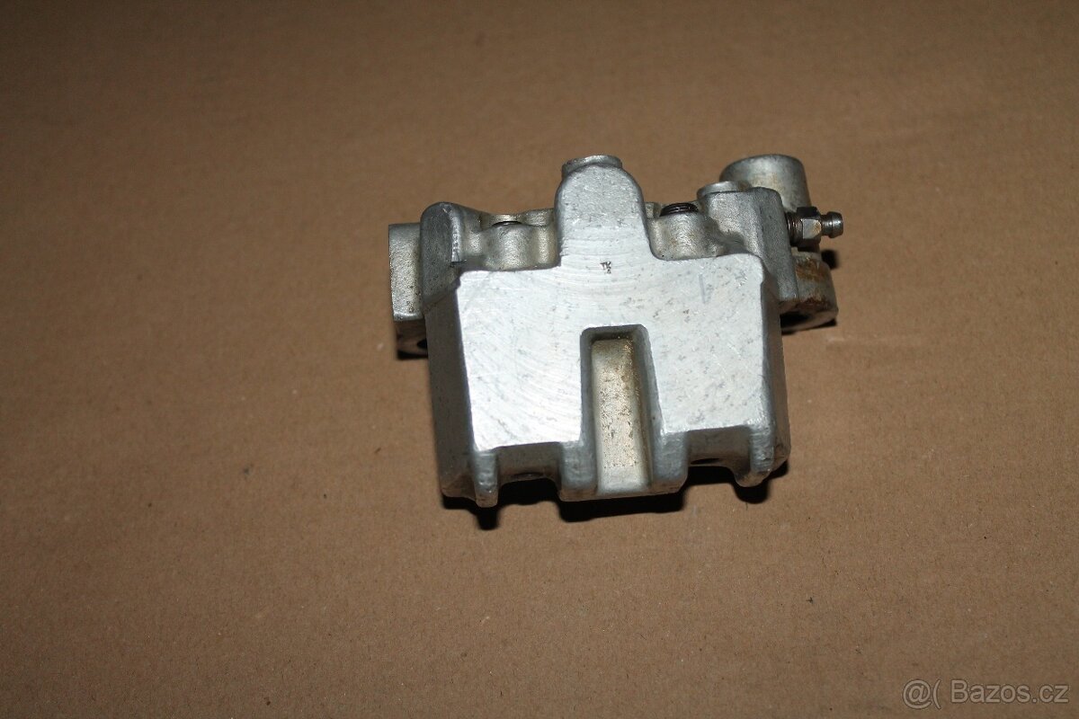 ČZ 125/519 Brzdiče přední a zadní - 4