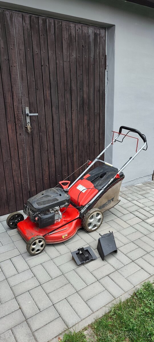 Benzinova sekacka Hecht 5551 SX - 4