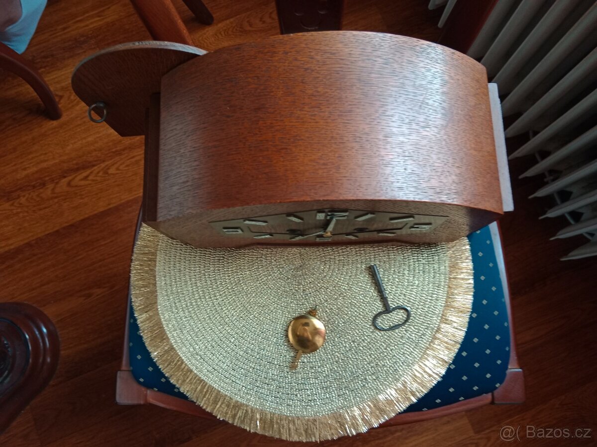 Hezké, staré bicí art Decové hodiny Junghans - 4