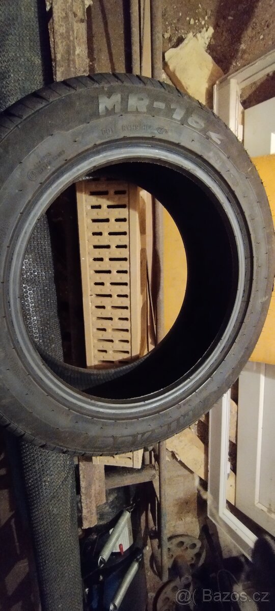 Pneu 215/55 R17 - 4
