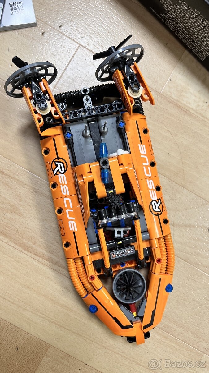 LEGO 42120 Technic Záchranářský vznášedlo - 4