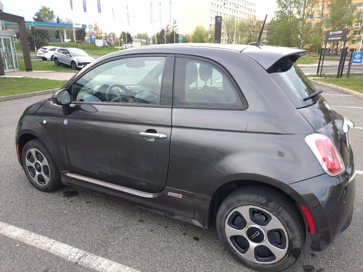 Prodám elektrický Fiat 500e - 4