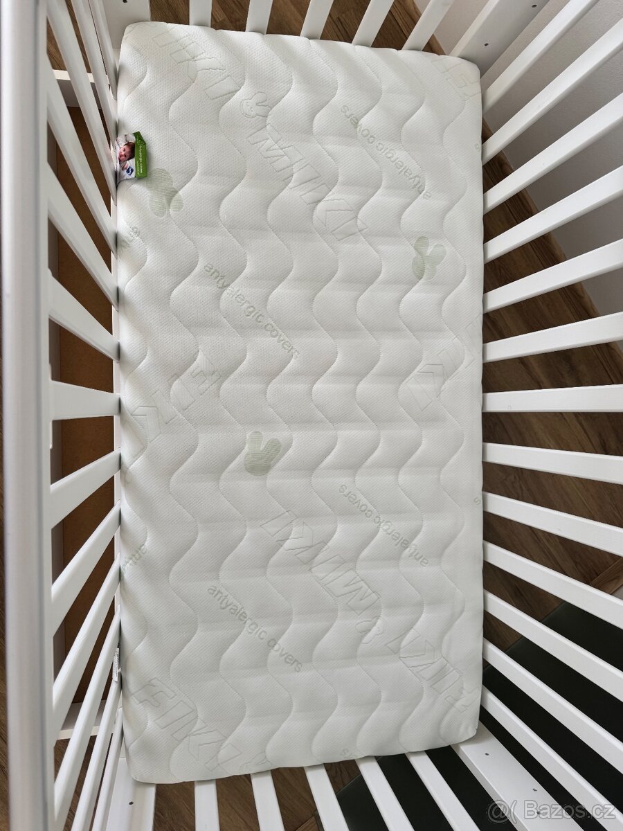 Bila postylka se suplikem a antialergickou matraci - 4