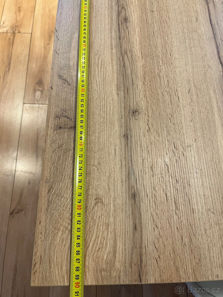 Kuchyňský jídelní stůl se 4 židlemi - 4