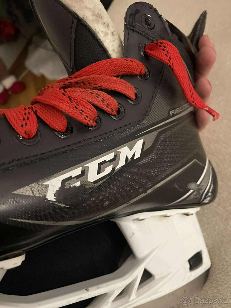 Hokejové brusle CCM - 4