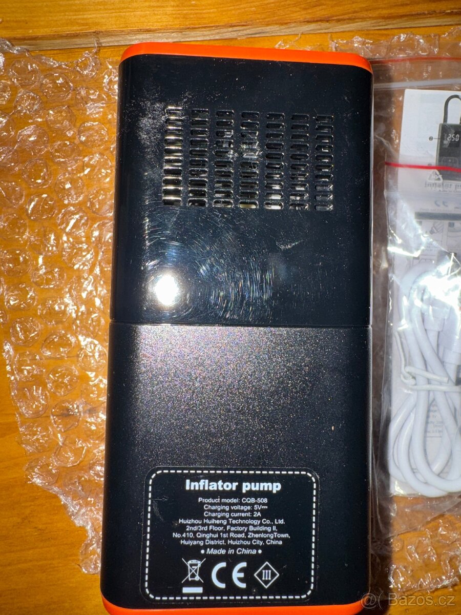 Malý přenosný aku kompresor - 4