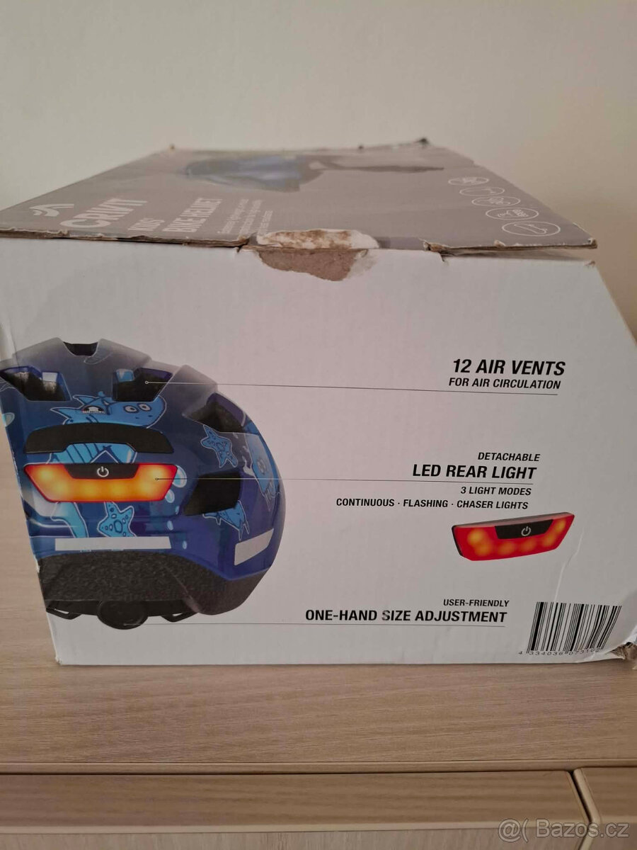 Dětská helma na kolo se zadním světlem - nová - 4