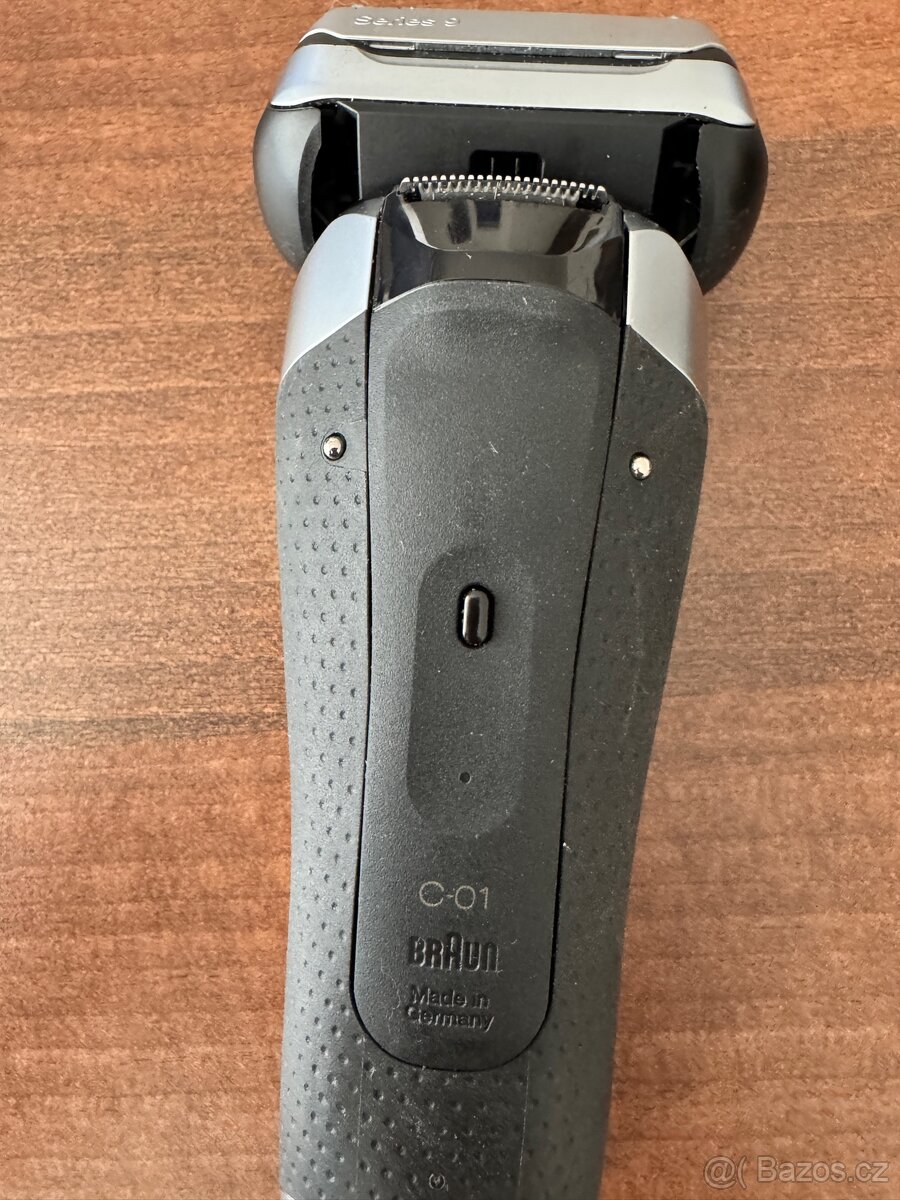 Holicí strojek Braun S9 - 4