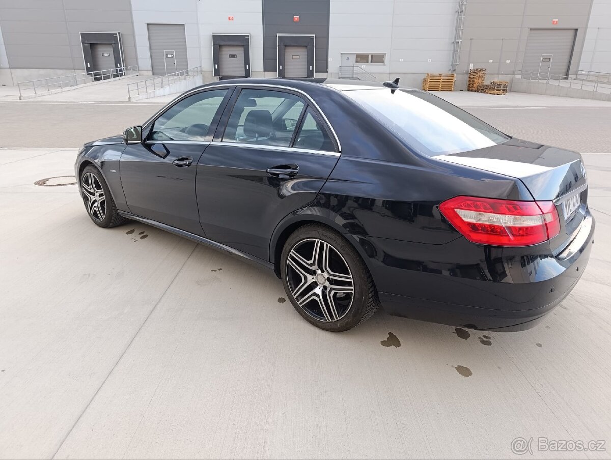 Mercedes-Benz E200 CDI - 4