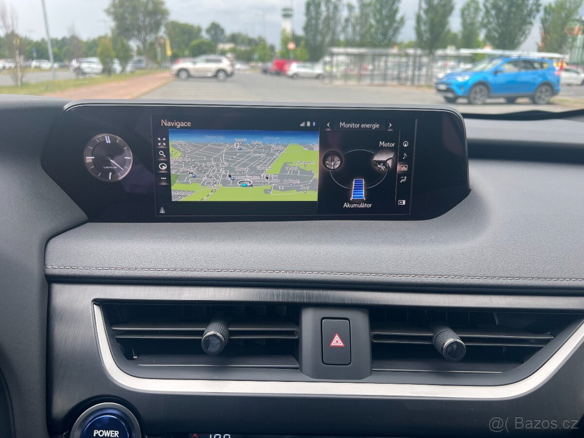 Lexus UX 250h 12/2019, 58 000 km - 4