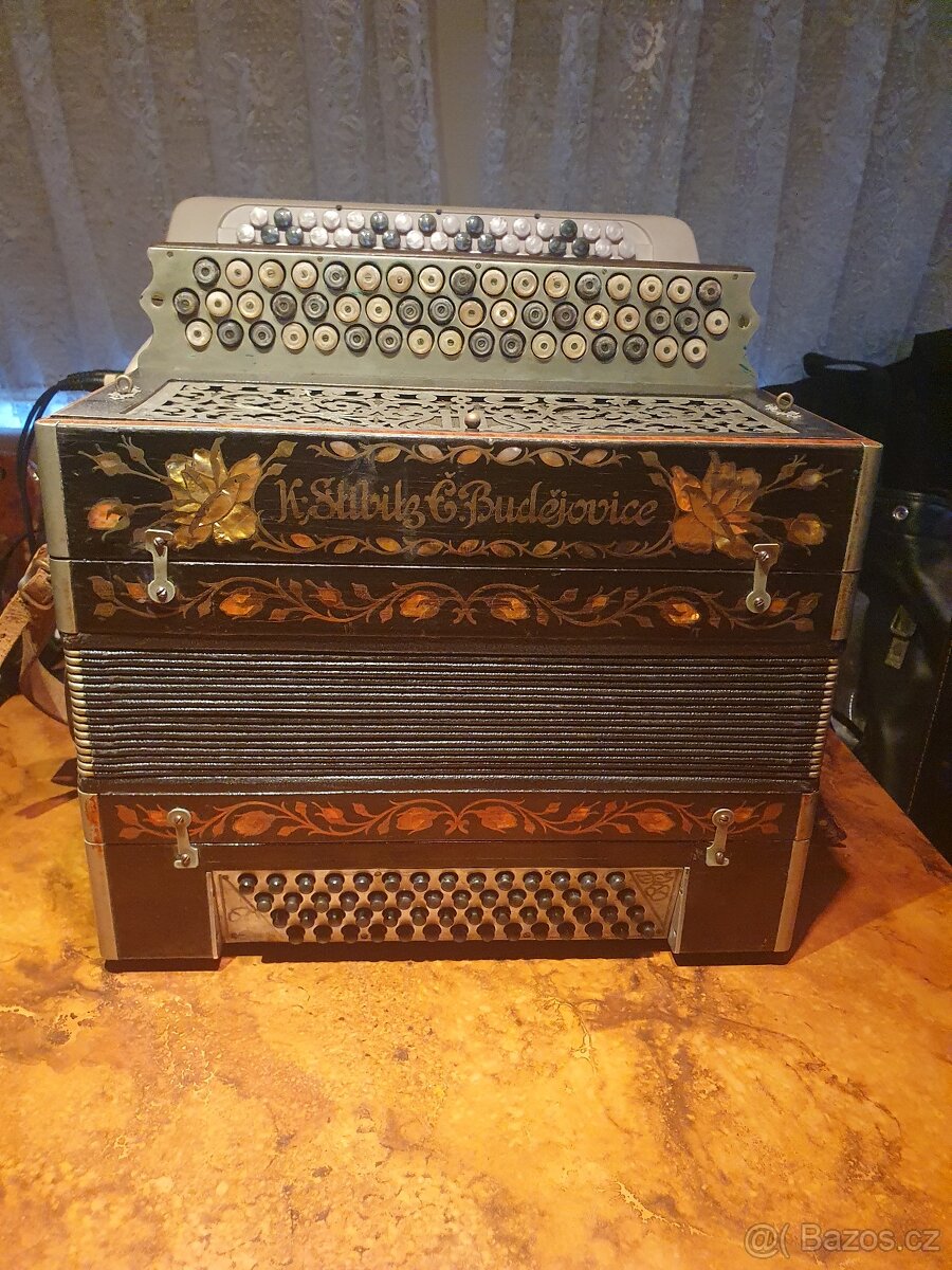 Unikátní sbírka knoflíkových harmonik - 4