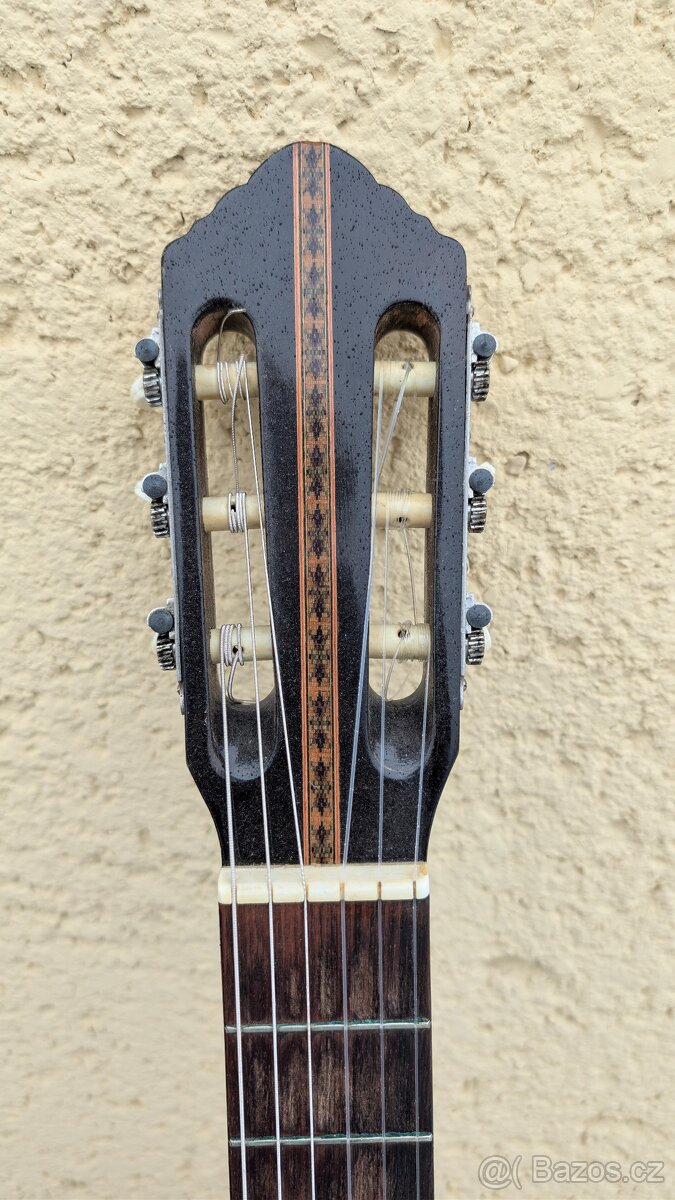 Kytara Schneider 4/4 - 4