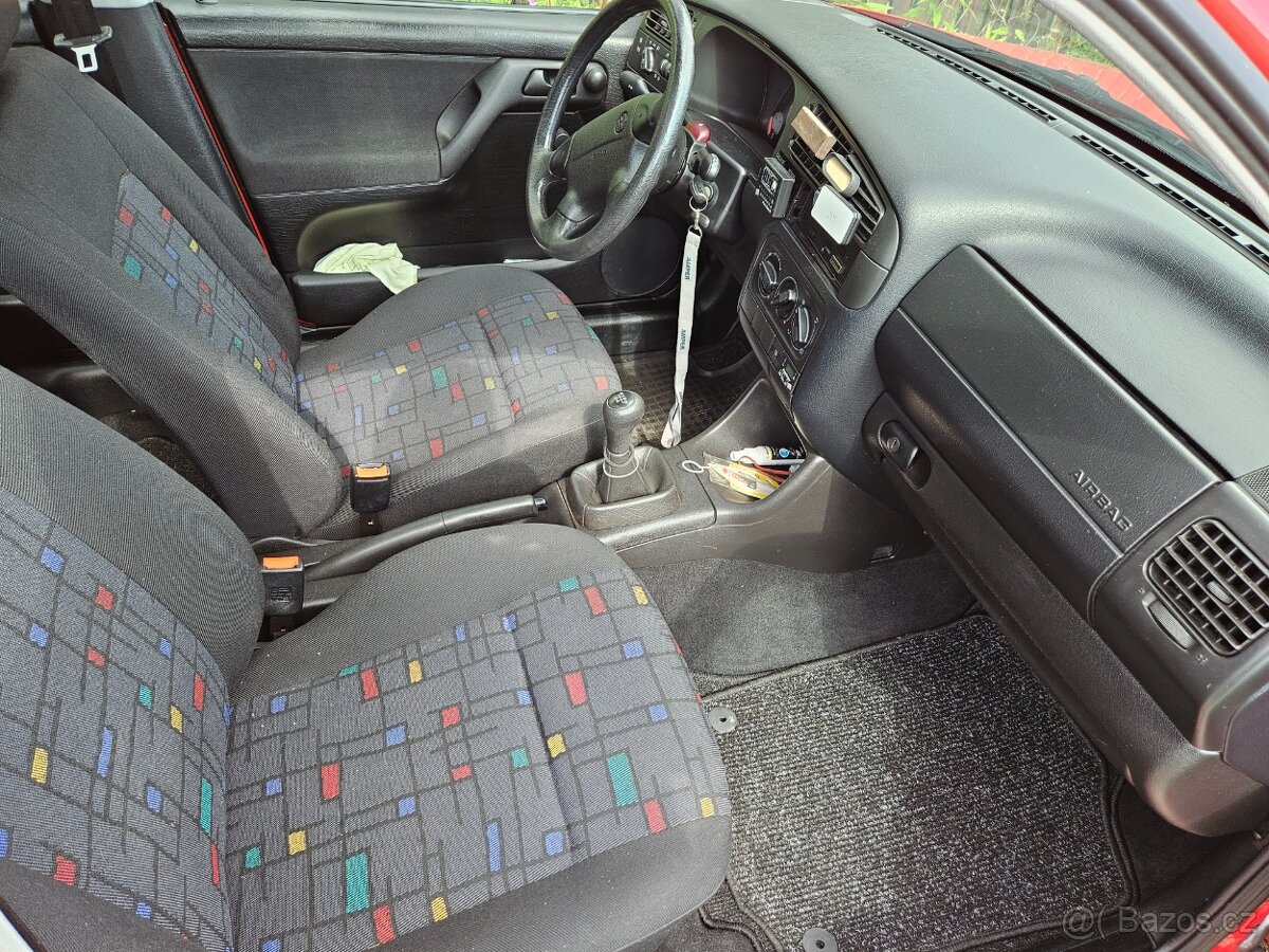 Golf III 1,6i naj.pouze 113t.km - 4