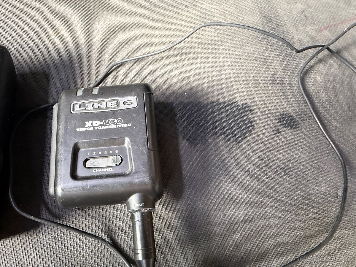 DISC Line 6 XD-V30 Digital Wireless Headset Mic. System - 4