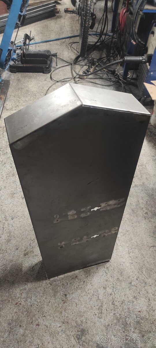 Predám kryt prihaňača e514 - 4