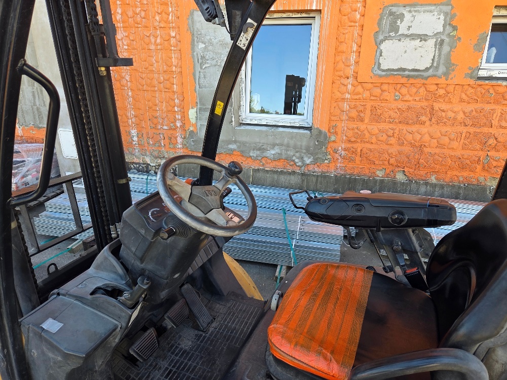 Caterpillar DP30N - 4