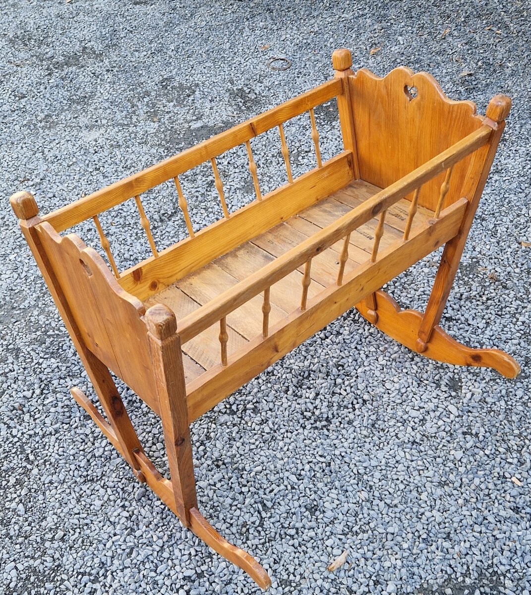 Dřevěná kolébka - 4