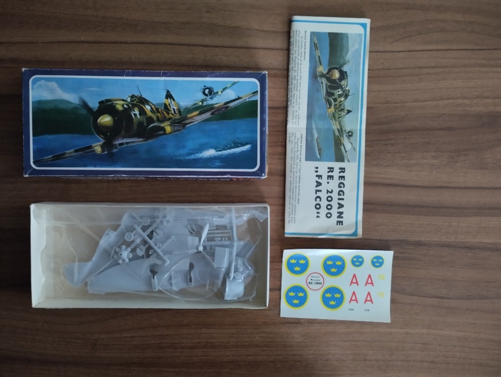 Modely letadel,plastové stavebnice. - 4